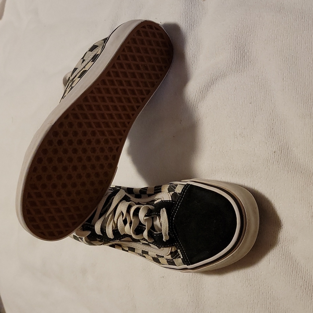Vans - Picture 2 of 6